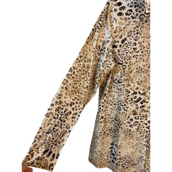 Chico's Leopard Print No Iron Button-Up Shirt - Size 1 - Picture 4 of 10